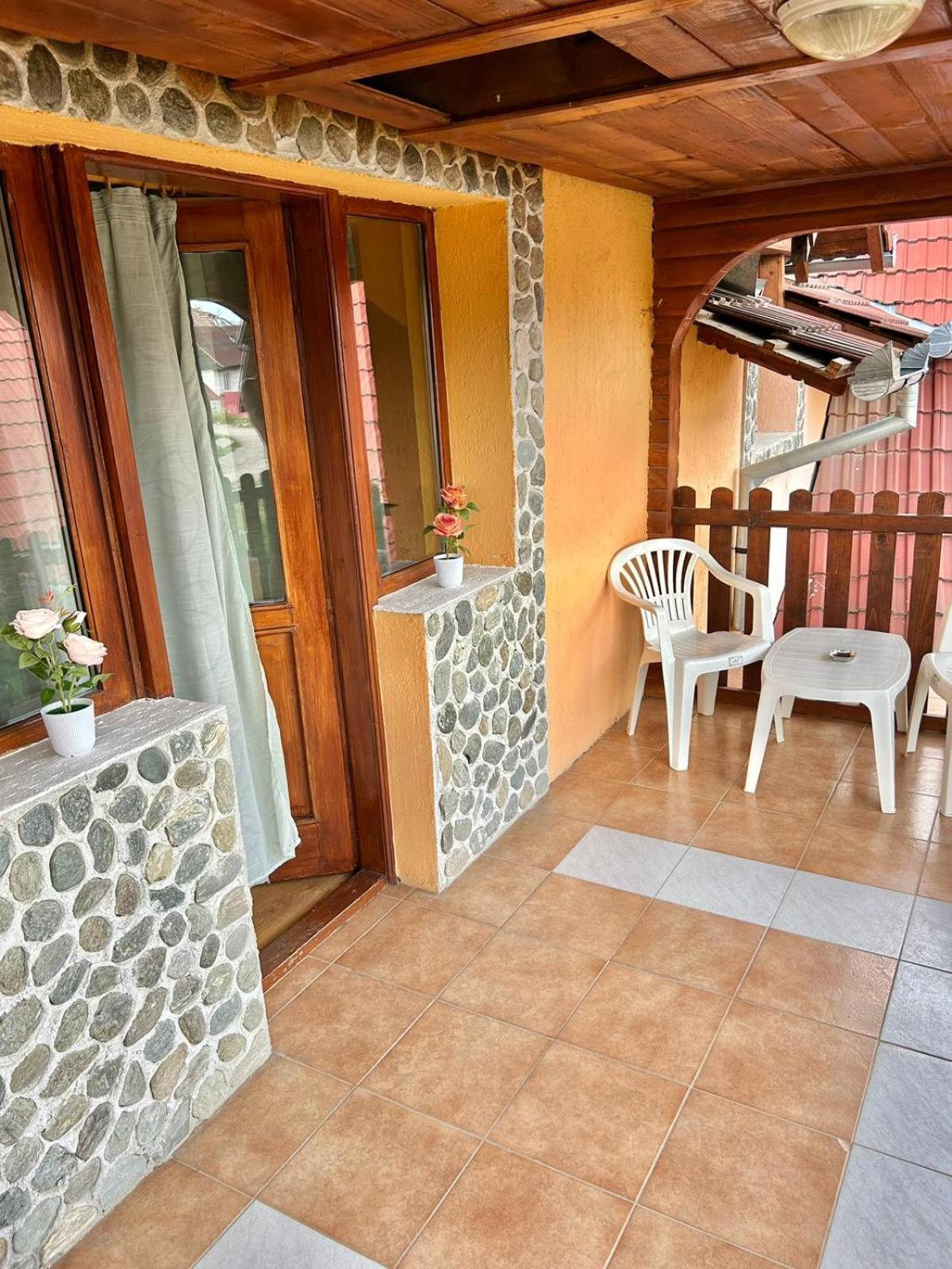 Pensiunea Casa Nina Cartisoara Quarto foto